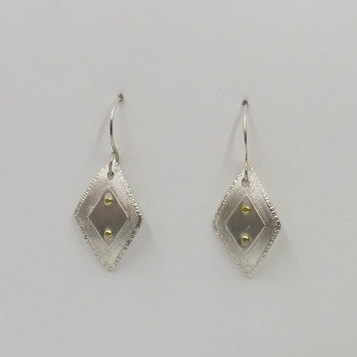 Click to view detail for DKC-2014 Earrings Diamond-Shape Silver $80